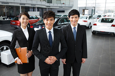 酒店門童與會(huì)展服務(wù)的專業(yè)融合 打造卓越賓客體驗(yàn)